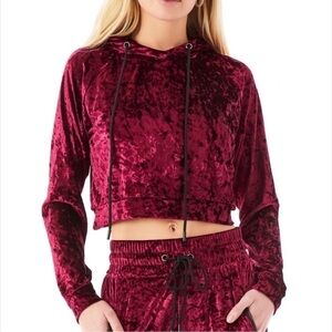 NEW LF Emma & Sam velvet crop hoodie sweatshirt burgundy SMALL
